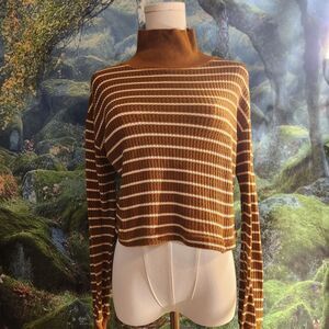 lovely cropped turtleneck sweater in